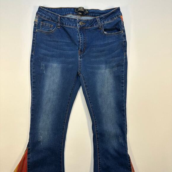 Lucky & Blessed Western Bell Bottom Flare Leg Jeans with Serape Insets Size 10 - Picture 5 of 7